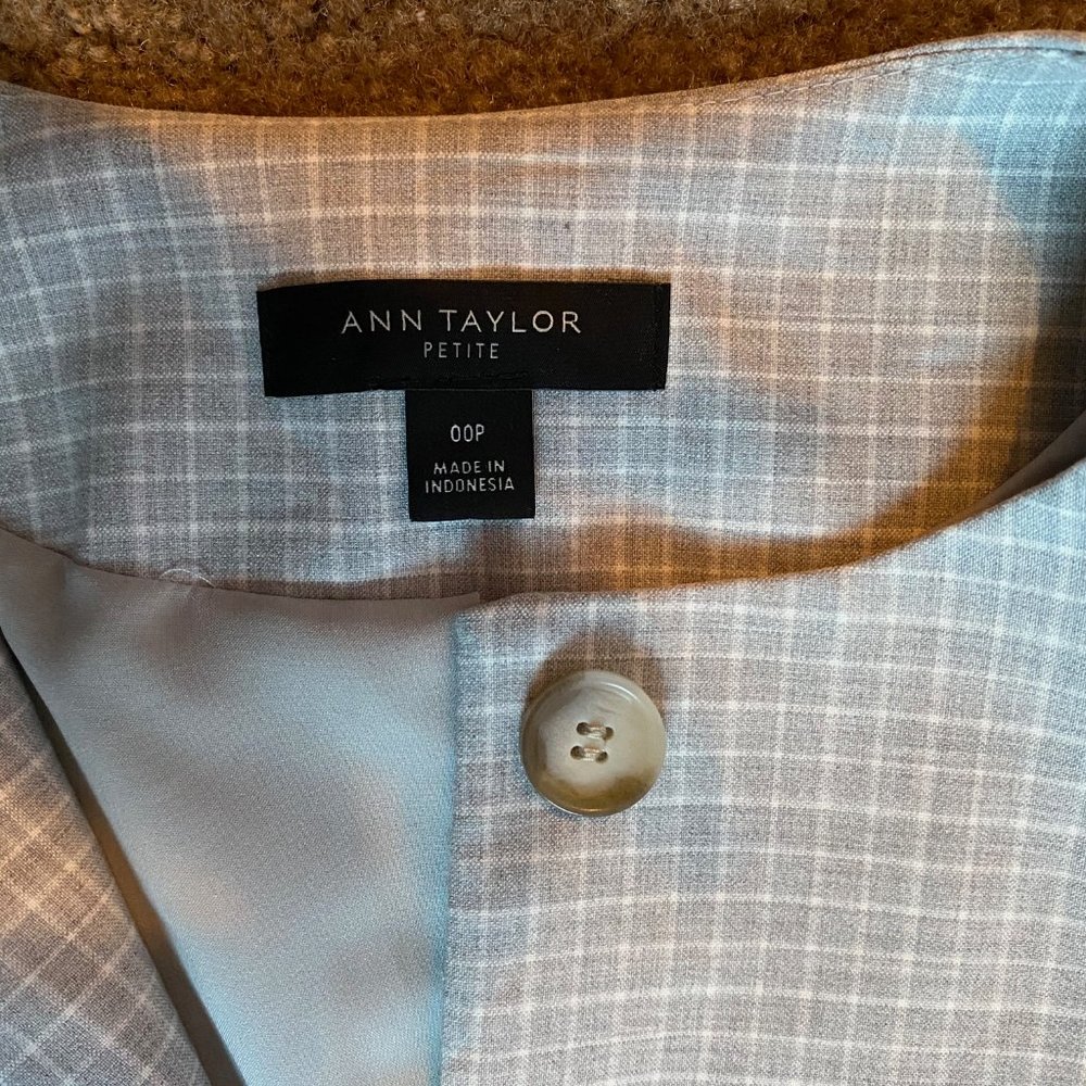 Petite Crewneck Jacket In Graph Check In Grey - Picture 5 of 6